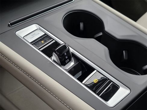 New 2026 Volkswagen Atlas SE image 14