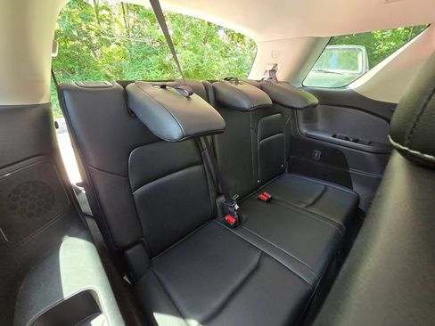 Used 2023 Nissan Pathfinder SL w/ SL Premium Package AWD/4WD image 18