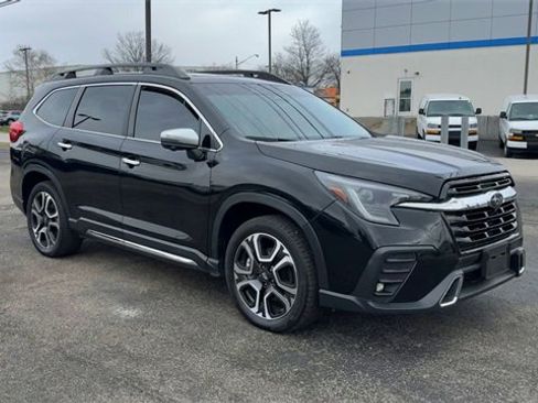 Used 2023 Subaru Ascent Touring image 2