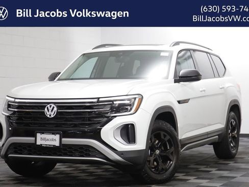 Used 2025 Volkswagen Atlas Peak Edition SE AWD/4WD image 1