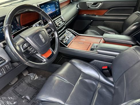 Used 2022 Lincoln Navigator Reserve image 10