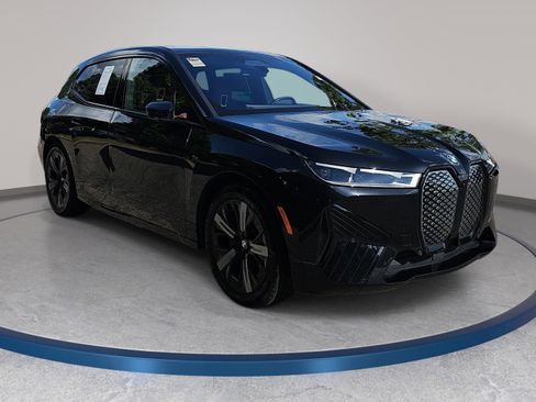 Certified 2023 BMW iX xDrive50 w/ Premium Package AWD/4WD image 3