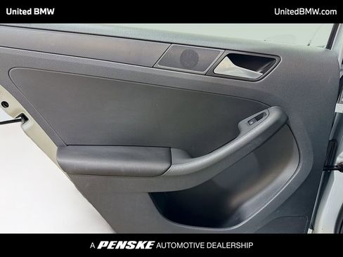 Used 2014 Volkswagen Jetta S image 17