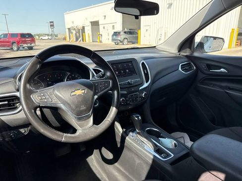 Used 2020 Chevrolet Equinox LT w/ Driver Convenience Package AWD/4WD image 12