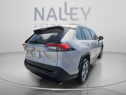Used 2022 Toyota RAV4 XLE w/ Convenience Package AWD/4WD image 5