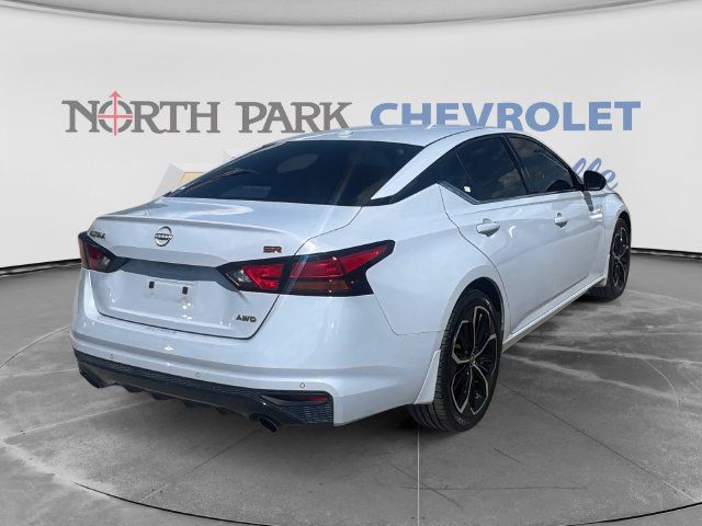 Used 2024 Nissan Altima 2.5 SR w/ SR Premium Package AWD/4WD image 3