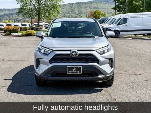 Used 2025 Toyota RAV4 XLE AWD/4WD image 4