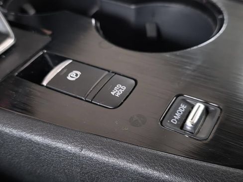 Used 2024 Nissan Rogue S FWD image 23