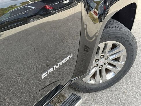 Used 2020 GMC Canyon SLT w/ Driver Alert Package image 10