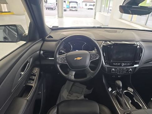 Used 2023 Chevrolet Traverse LT w/ LT Premium Package AWD/4WD image 12