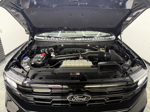 Used 2025 Ford Expedition Max Platinum w/ Stealth Performance Package AWD/4WD image 35