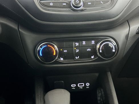 Used 2022 Chevrolet TrailBlazer LT image 23