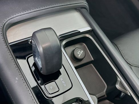 Used 2024 Volvo XC90 B5 Core image 24