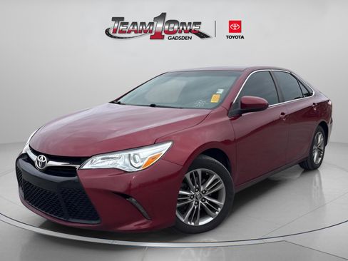 Used 2016 Toyota Camry SE w/ Moonroof Package image 5