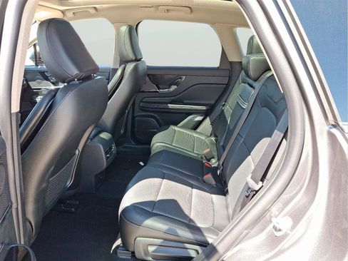 New 2025 Lincoln Corsair Grand Touring image 9