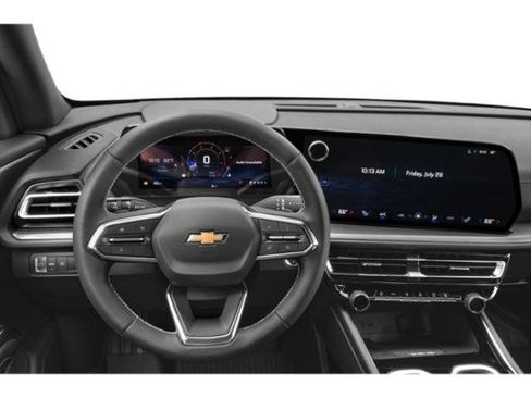 Used 2025 Chevrolet Traverse LT w/ Driver Confidence Package FWD image 10