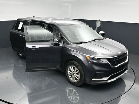 Used 2023 Kia Carnival LX FWD image 34