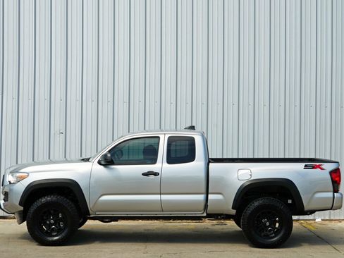 Used 2022 Toyota Tacoma SR w/ SX Package image 35