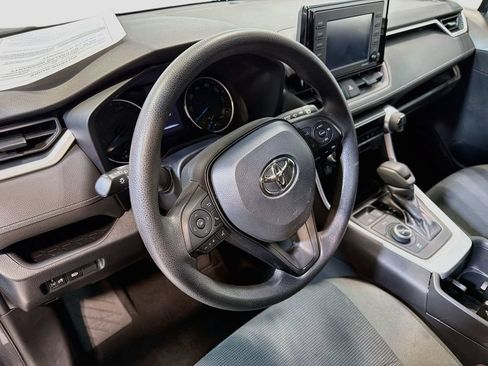 Used 2022 Toyota RAV4 LE AWD/4WD image 11