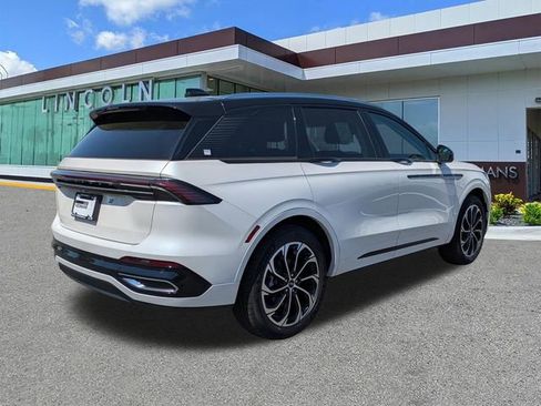 New 2026 Lincoln Nautilus Reserve AWD/4WD image 4