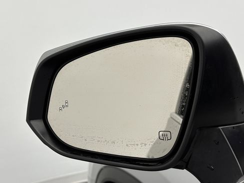 Used 2024 Toyota Highlander LE image 13