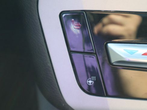 Used 2023 Ford Explorer XLT w/ Equipment Group 202A image 25