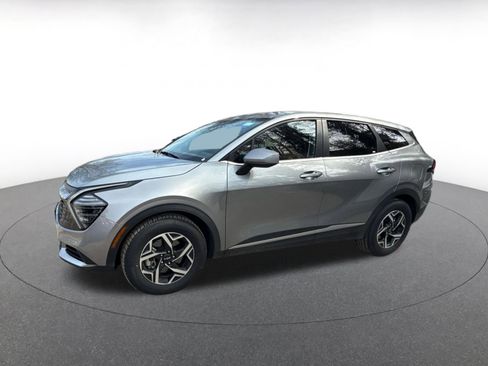 Used 2025 Kia Sportage LX image 9
