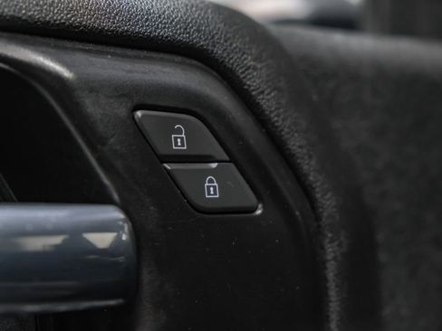 Used 2022 Chevrolet Silverado 2500 Custom w/ Custom Value Package image 43