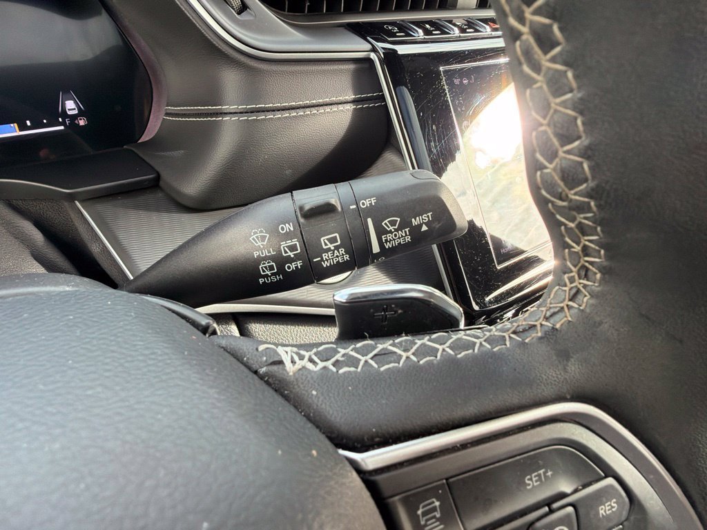 Used 2023 Jeep Grand Cherokee Altitude AWD/4WD image 56