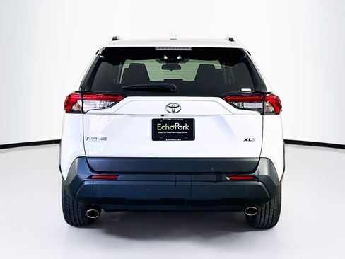 Used 2025 Toyota RAV4 XLE FWD image 7
