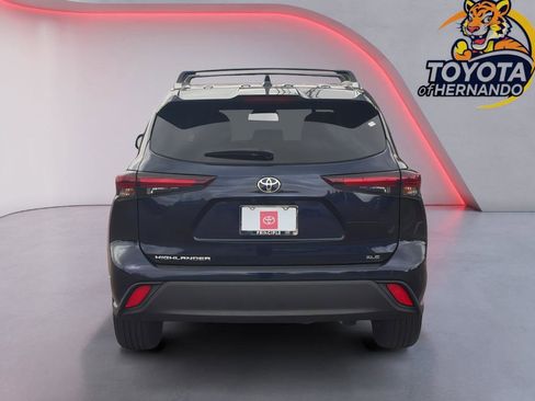 Used 2025 Toyota Highlander XLE image 6