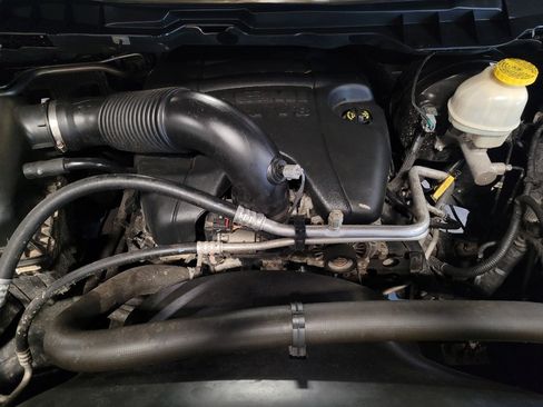 Used 2018 RAM 1500 Classic SLT RWD image 30