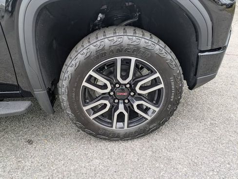 New 2026 GMC Sierra 1500 AT4 w/ AT4 Premium Package AWD/4WD image 12