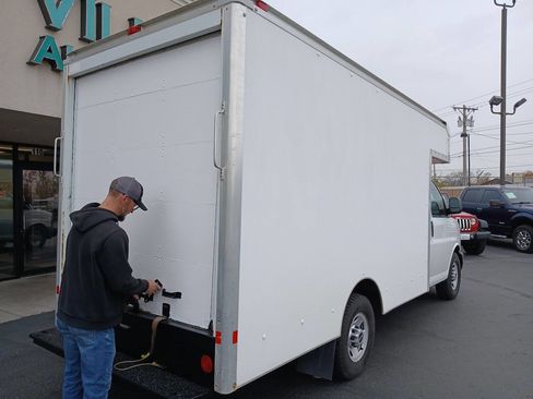 Used 2011 GMC Savana 3500 image 14