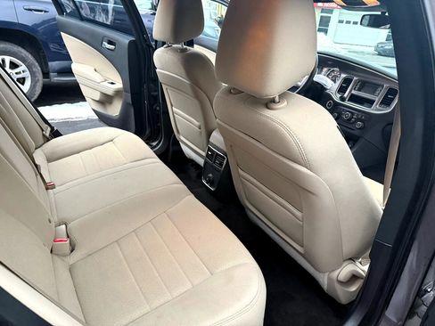 Used 2014 Dodge Charger SE image 27