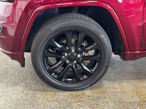Used 2020 Jeep Grand Cherokee Altitude AWD/4WD image 26