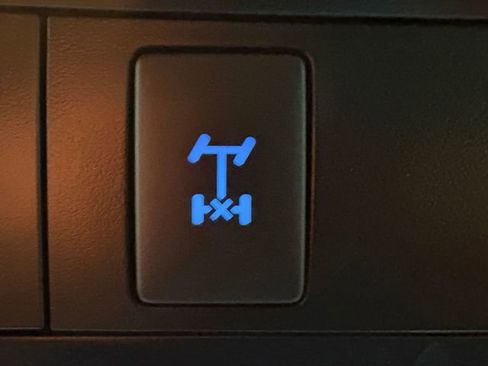 Used 2022 Toyota Tacoma TRD Off-Road w/ Technology Package image 17