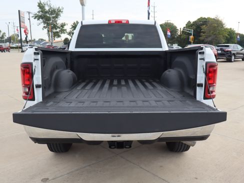 Used 2026 RAM 2500 Big Horn AWD/4WD image 25
