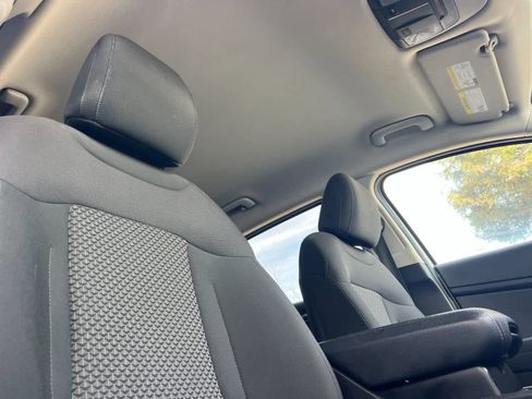 Used 2023 Kia Sportage LX image 16