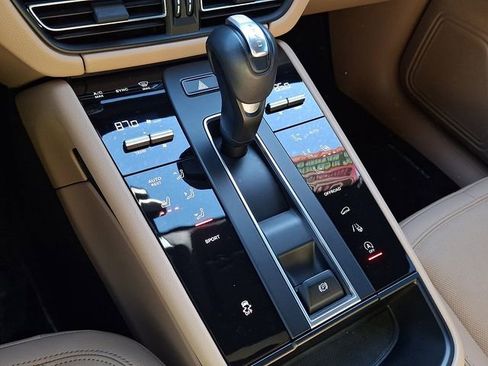 Used 2023 Porsche Macan T image 17