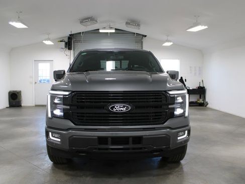 Used 2025 Ford F150 Platinum image 3