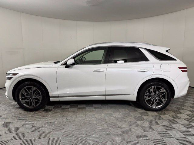 Used 2022 Genesis GV70 2.5T w/ Advanced Package AWD/4WD image 3