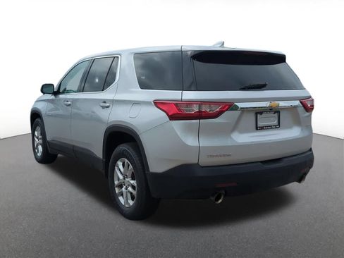 Used 2019 Chevrolet Traverse LS FWD image 4