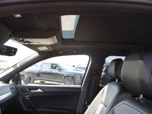 Used 2021 Volkswagen Tiguan SE R-Line FWD image 30