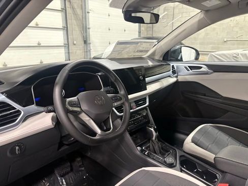 New 2026 Volkswagen Taos SE AWD/4WD image 9