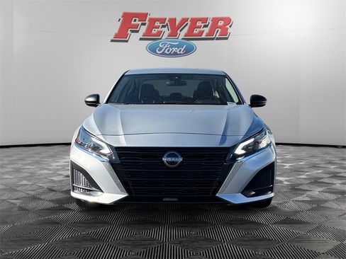 Used 2024 Nissan Altima 2.5 SV image 8