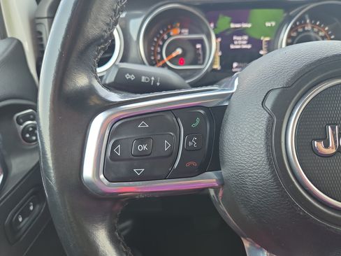 Used 2021 Jeep Wrangler Unlimited Sahara AWD/4WD image 11