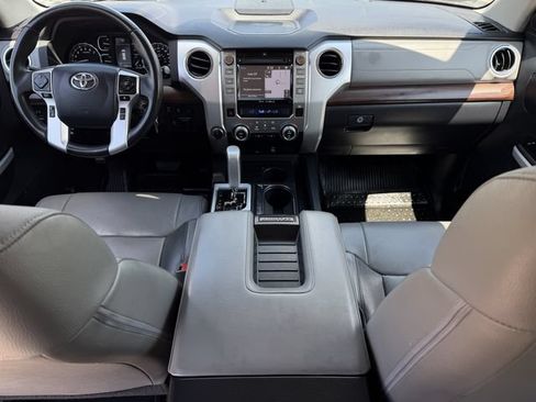 Used 2018 Toyota Tundra Limited w/ Limited Premium Package AWD/4WD image 10