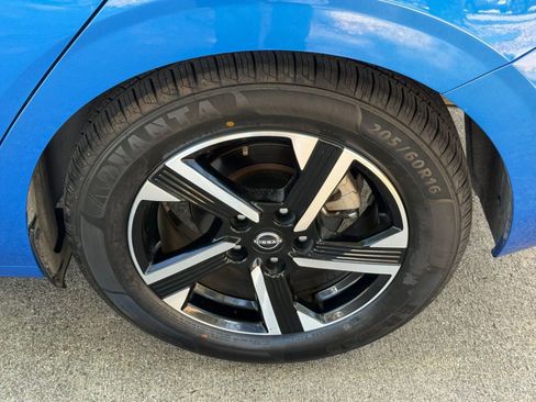 Used 2025 Nissan Sentra SV FWD image 30
