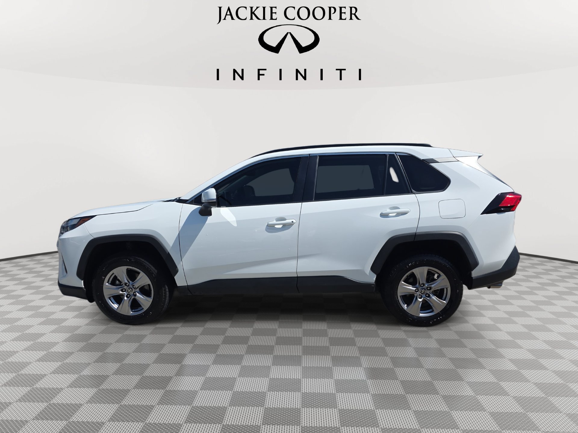 Used 2023 Toyota RAV4 XLE w/ Convenience Package FWD image 8